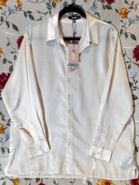 MISSGUIDED ELEGANT CREAM SATIN LONG-SLEEVED BUTTON DOWN OVERSIZED SHIRT US 4